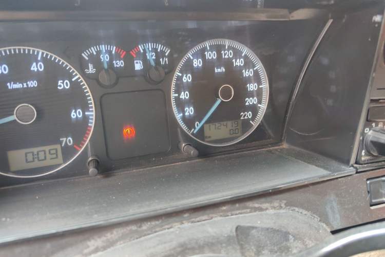 Used Volkswagen Santana Classic 2007 1.8L Jingchang Model Odometer Close Up