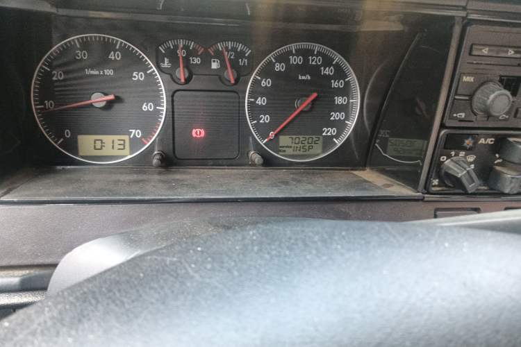 Used Volkswagen Santana Classic 2007 1.8L Jingchang Model Odometer Close Up