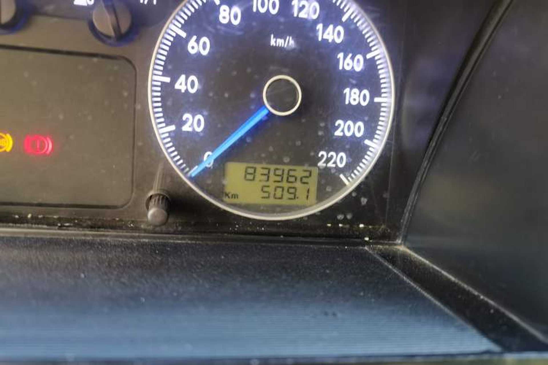 Used Volkswagen Santana Classic 2007 1.8L Jingchang Model Odometer Close Up
