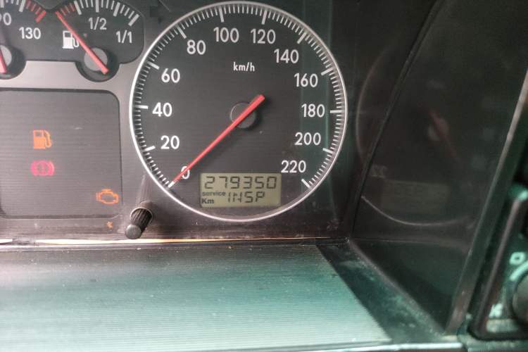 Used Volkswagen Santana Classic 2007 1.8L Jingchang Model Odometer Close Up