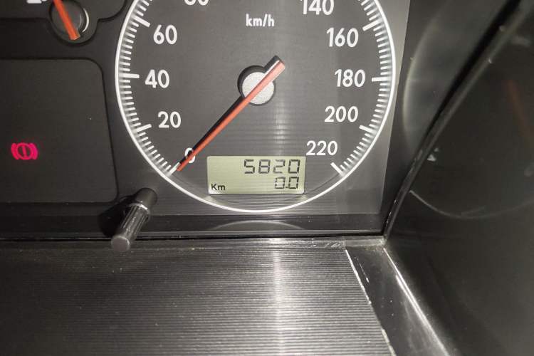 Used Volkswagen Santana Classic 2007 1.8L Jingchang Model Odometer Close Up
