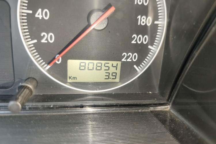 Used Volkswagen Santana Classic 2007 1.8L Jingchang Model Odometer Close Up