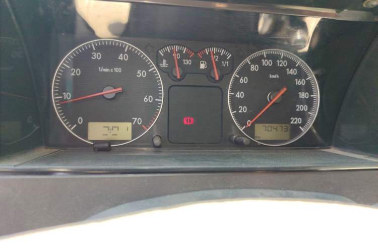 Used Volkswagen Santana Classic 2007 1.8L Jingchang Model Odometer Close Up