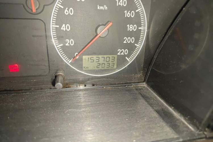 Used Volkswagen Santana Classic 2007 1.8L Jingchang Model Odometer Close Up