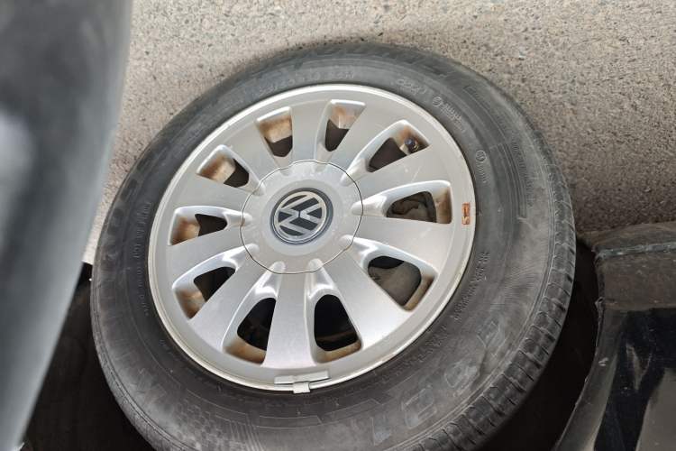 Used Volkswagen Santana Classic 2007 1.8L Jingchang Model Right Front Wheel Hub