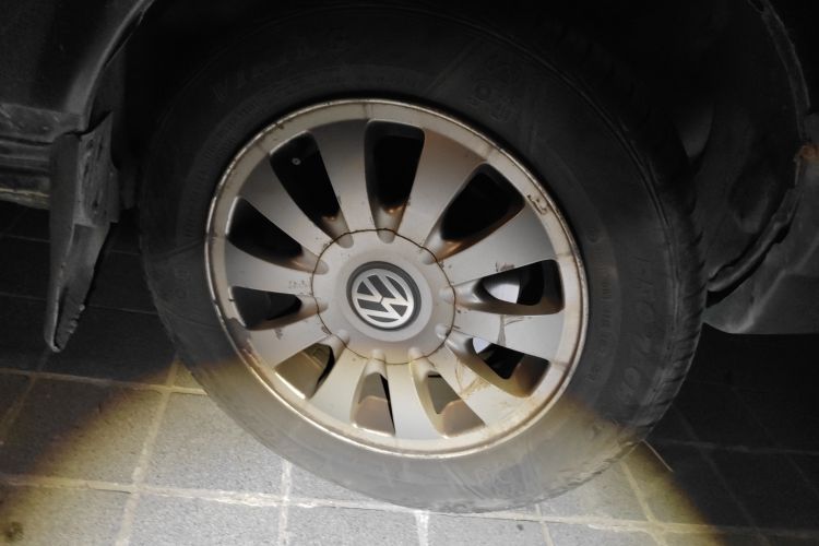 Used Volkswagen Santana Classic 2007 1.8L Jingchang Model Right Front Wheel Hub
