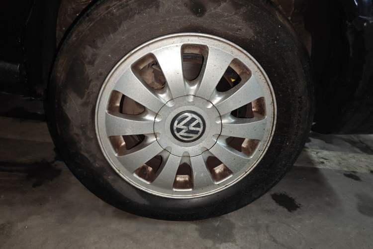 Used Volkswagen Santana Classic 2007 1.8L Jingchang Model Right Front Wheel Hub