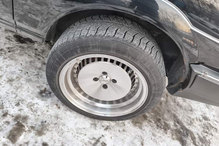 Used Volkswagen Santana Classic 2007 1.8L Jingchang Model Right Front Wheel Hub