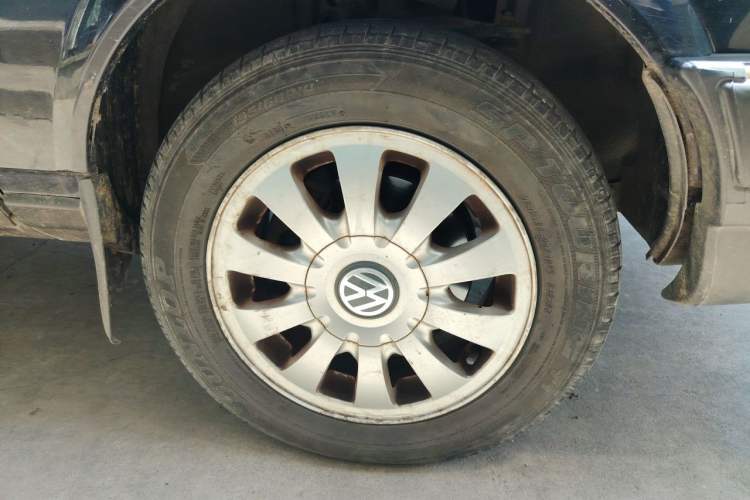 Used Volkswagen Santana Classic 2007 1.8L Jingchang Model Right Front Wheel Hub