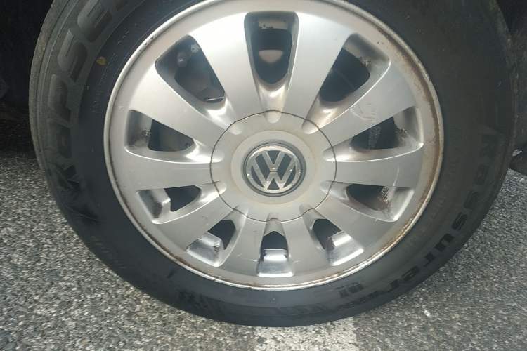 Used Volkswagen Santana Classic 2007 1.8L Jingchang Model Right Front Wheel Hub