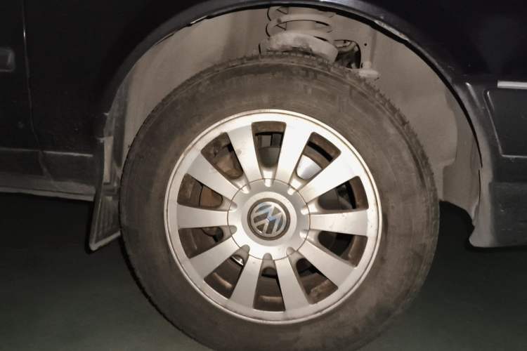 Used Volkswagen Santana Classic 2007 1.8L Jingchang Model Right Front Wheel Hub