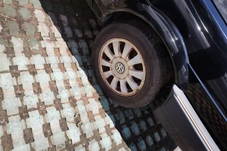 Used Volkswagen Santana Classic 2007 1.8L Jingchang Model Right Front Wheel Hub