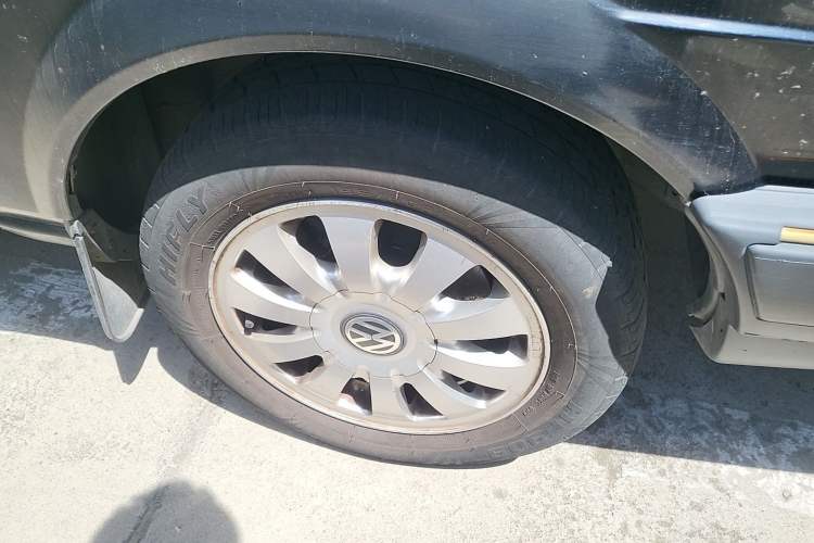 Used Volkswagen Santana Classic 2007 1.8L Jingchang Model Right Front Wheel Hub