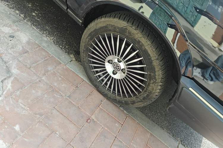 Used Volkswagen Santana Classic 2007 1.8L Jingchang Model Right Front Wheel Hub