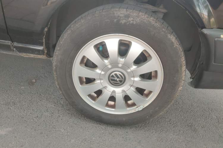 Used Volkswagen Santana Classic 2007 1.8L Jingchang Model Right Front Wheel Hub