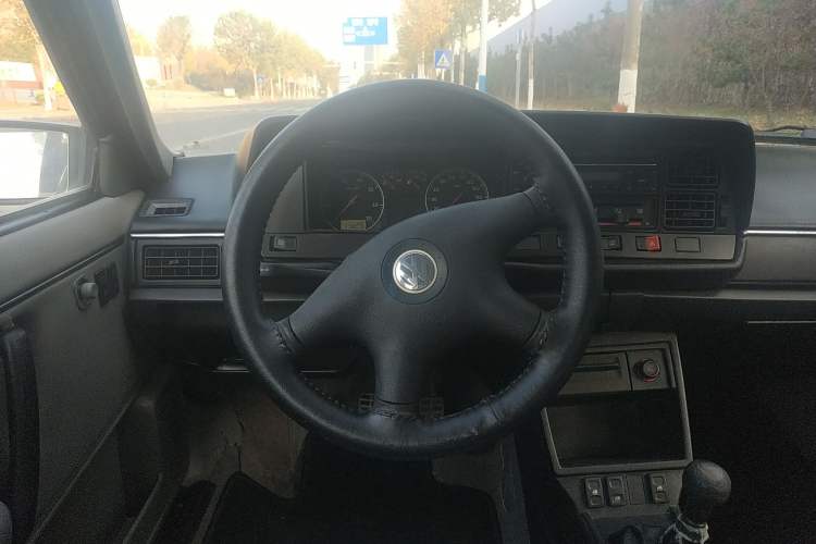 Used Volkswagen Santana Classic 2007 1.8L Jingchang Model Steering Wheel