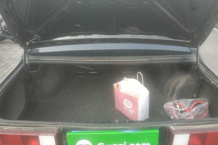Used Volkswagen Santana Classic 2007 1.8L Jingchang Model Trunk