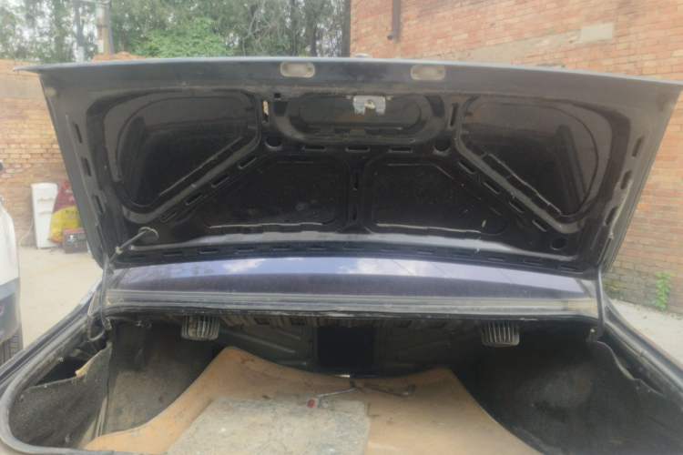 Used Volkswagen Santana Classic 2007 1.8L Jingchang Model Trunk