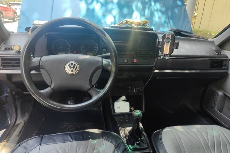 Used Volkswagen Santana Classic 2007 1.8L Jingchang Model Center Console