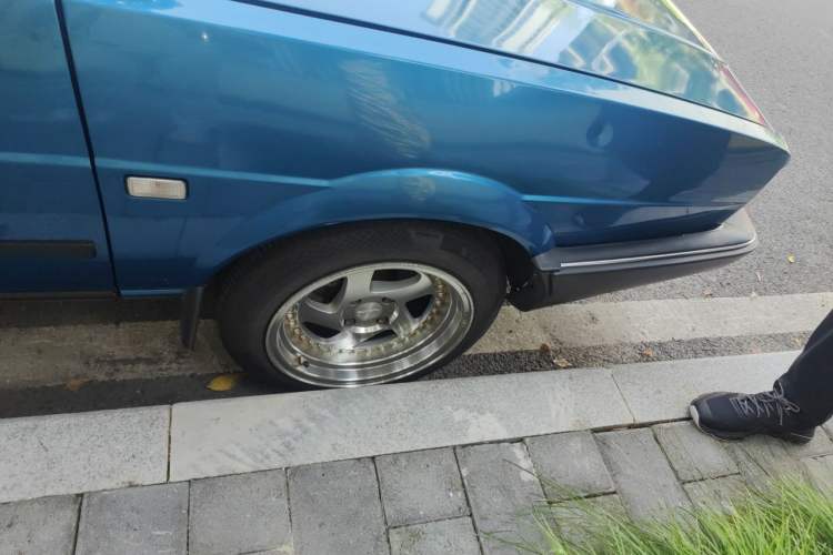Used Volkswagen Santana Classic 2007 1.8L Jingchang Model Right Front Wheel Hub