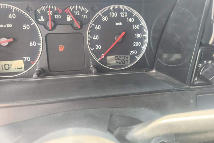 Used Volkswagen Santana Classic 2007 1.8L Jingchang Model Odometer Close Up