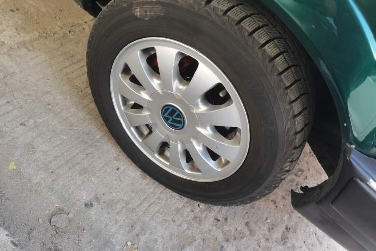 Used Volkswagen Santana Classic 2007 1.8L Jingchang Model Right Front Wheel Hub