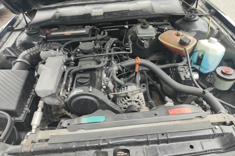 Used Volkswagen Santana Classic 2007 1.8L Jingchang Model Engine Bay
