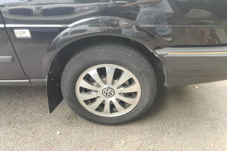 Used Volkswagen Santana Classic 2007 1.8L Jingchang Model Right Front Wheel Hub