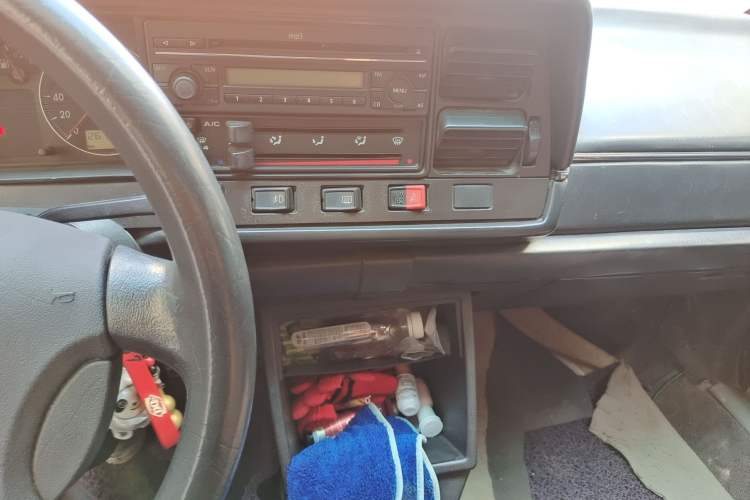Used Volkswagen Santana Classic 2007 1.8L Jingchang Model Audio And AC Panel