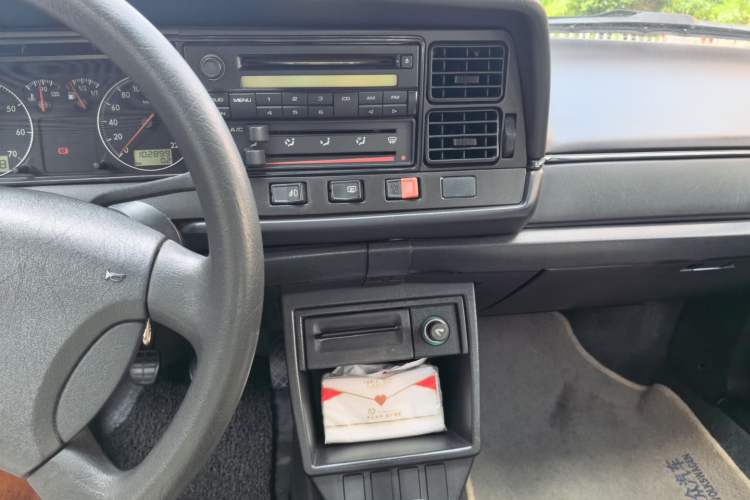 Used Volkswagen Santana Classic 2007 1.8L Jingchang Model Audio And AC Panel