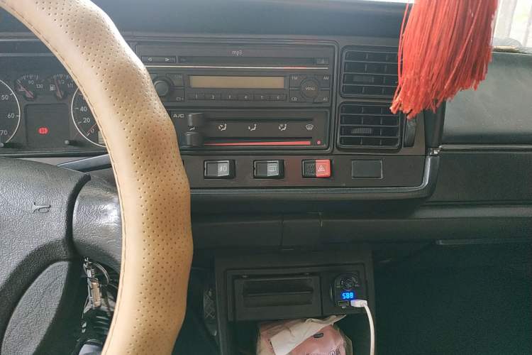 Used Volkswagen Santana Classic 2007 1.8L Jingchang Model Audio And AC Panel