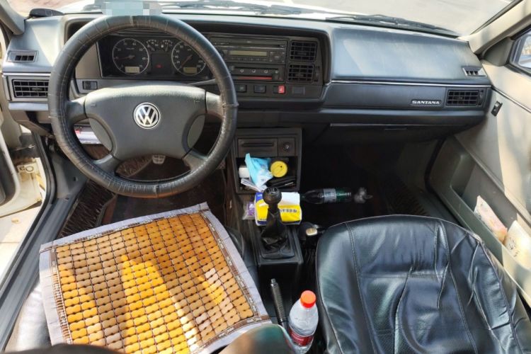 Used Volkswagen Santana Classic 2007 1.8L Jingchang Model Center Console