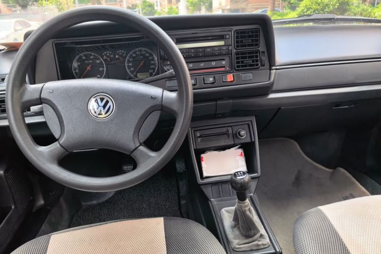 Used Volkswagen Santana Classic 2007 1.8L Jingchang Model Center Console