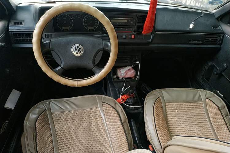 Used Volkswagen Santana Classic 2007 1.8L Jingchang Model Center Console