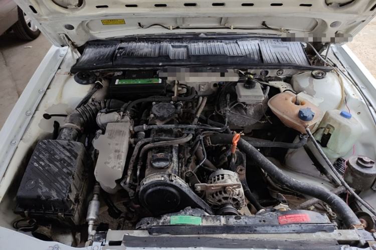 Used Volkswagen Santana Classic 2007 1.8L Jingchang Model Engine Bay