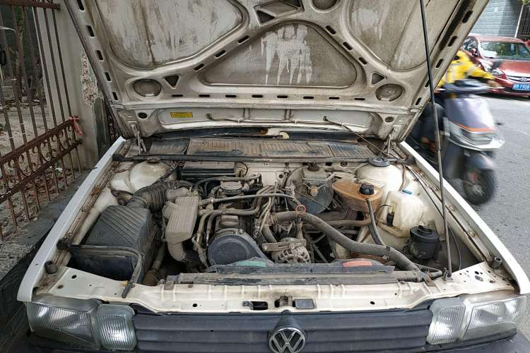 Used Volkswagen Santana Classic 2007 1.8L Jingchang Model Engine Bay