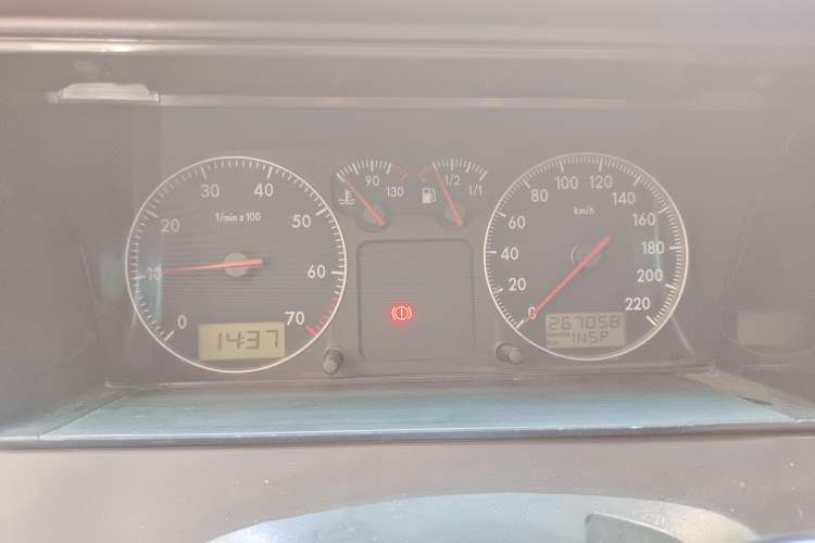 Used Volkswagen Santana Classic 2007 1.8L Jingchang Model Instrument Cluster