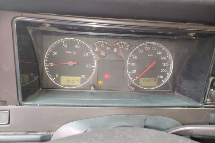 Used Volkswagen Santana Classic 2007 1.8L Jingchang Model Instrument Cluster
