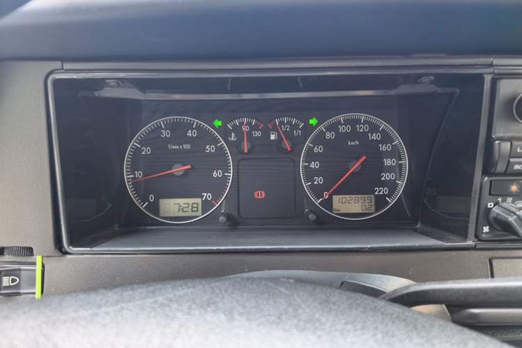 Used Volkswagen Santana Classic 2007 1.8L Jingchang Model Instrument Cluster