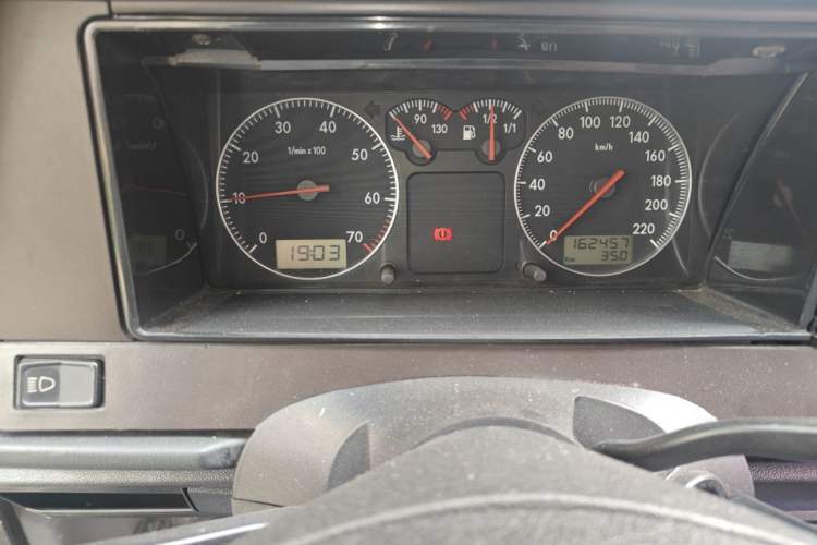 Used Volkswagen Santana Classic 2007 1.8L Jingchang Model Instrument Cluster