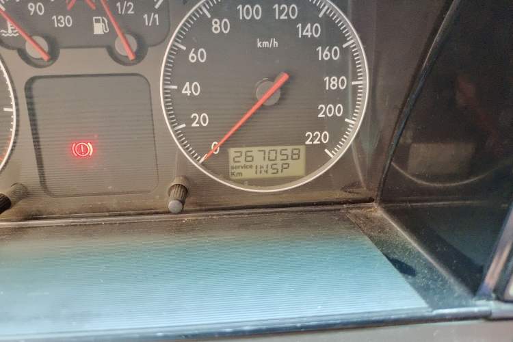 Used Volkswagen Santana Classic 2007 1.8L Jingchang Model Odometer Close Up