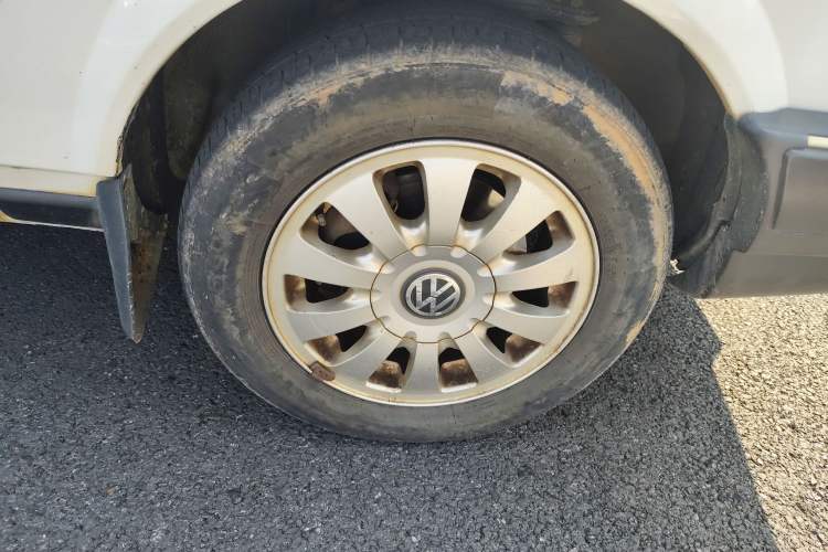 Used Volkswagen Santana Classic 2007 1.8L Jingchang Model Right Front Wheel Hub