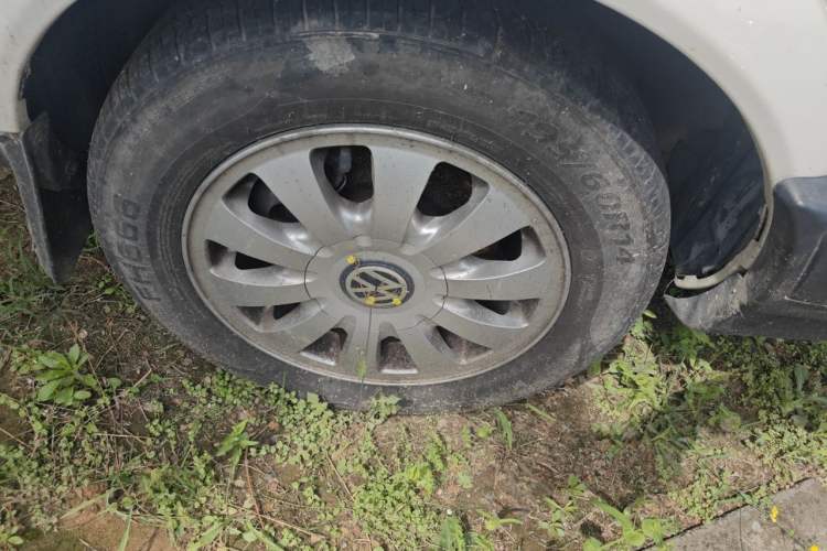 Used Volkswagen Santana Classic 2007 1.8L Jingchang Model Right Front Wheel Hub