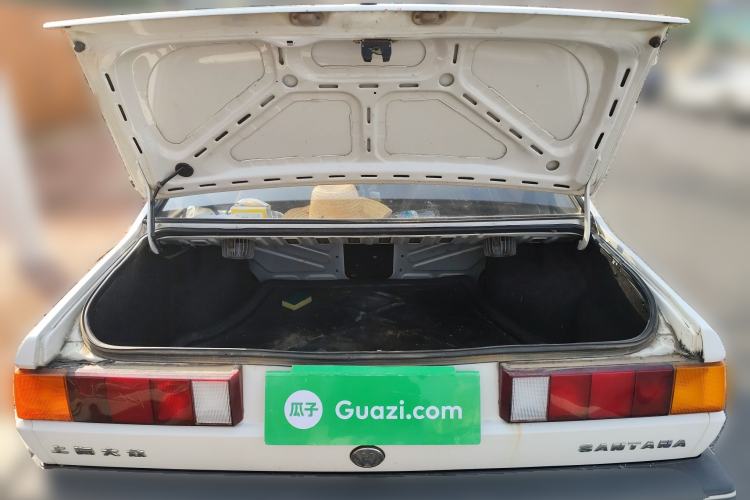 Used Volkswagen Santana Classic 2007 1.8L Jingchang Model Trunk