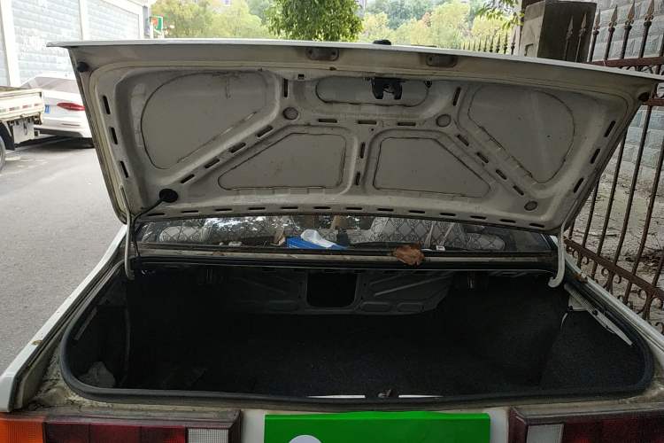 Used Volkswagen Santana Classic 2007 1.8L Jingchang Model Trunk