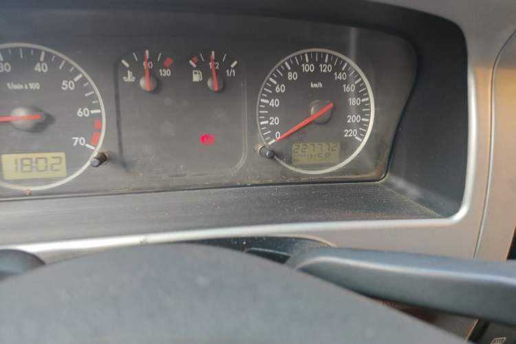 Used Volkswagen Santana Vista 2004 1.8L Manual Luxury Model Odometer Close Up