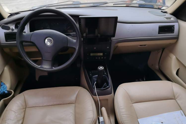 Used Volkswagen Santana Vista 2005 1.8L Manual Value-Added Model Center Console