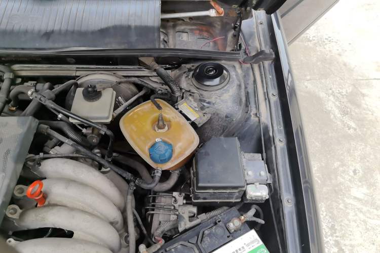 Used Volkswagen Santana Vista 2005 1.8L Manual Value-Added Model Engine Bay Left