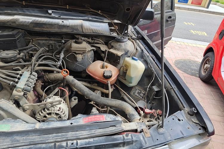 Used Volkswagen Santana Vista 2005 1.8L Manual Value-Added Model Engine Bay Left