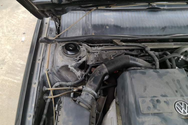 Used Volkswagen Santana Vista 2005 1.8L Manual Value-Added Model Engine Bay Right